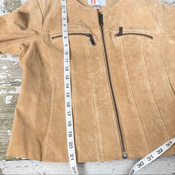 Bernardo collection tan leather suede zipper women’s jacket. Suede coat - Picture 10 of 11